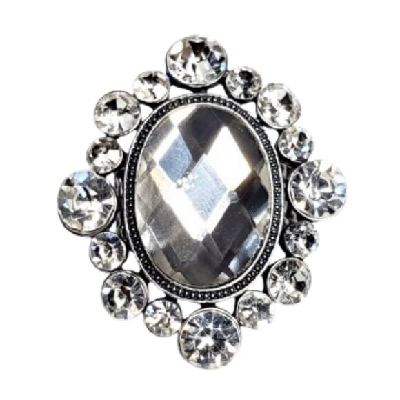 Oval Crystal Rhinestone Silver Halo Stretch Ring. - Picture 3 of 7